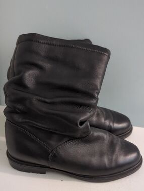 Husky Sz 6 Slouchy Black Leather Ankle Booties